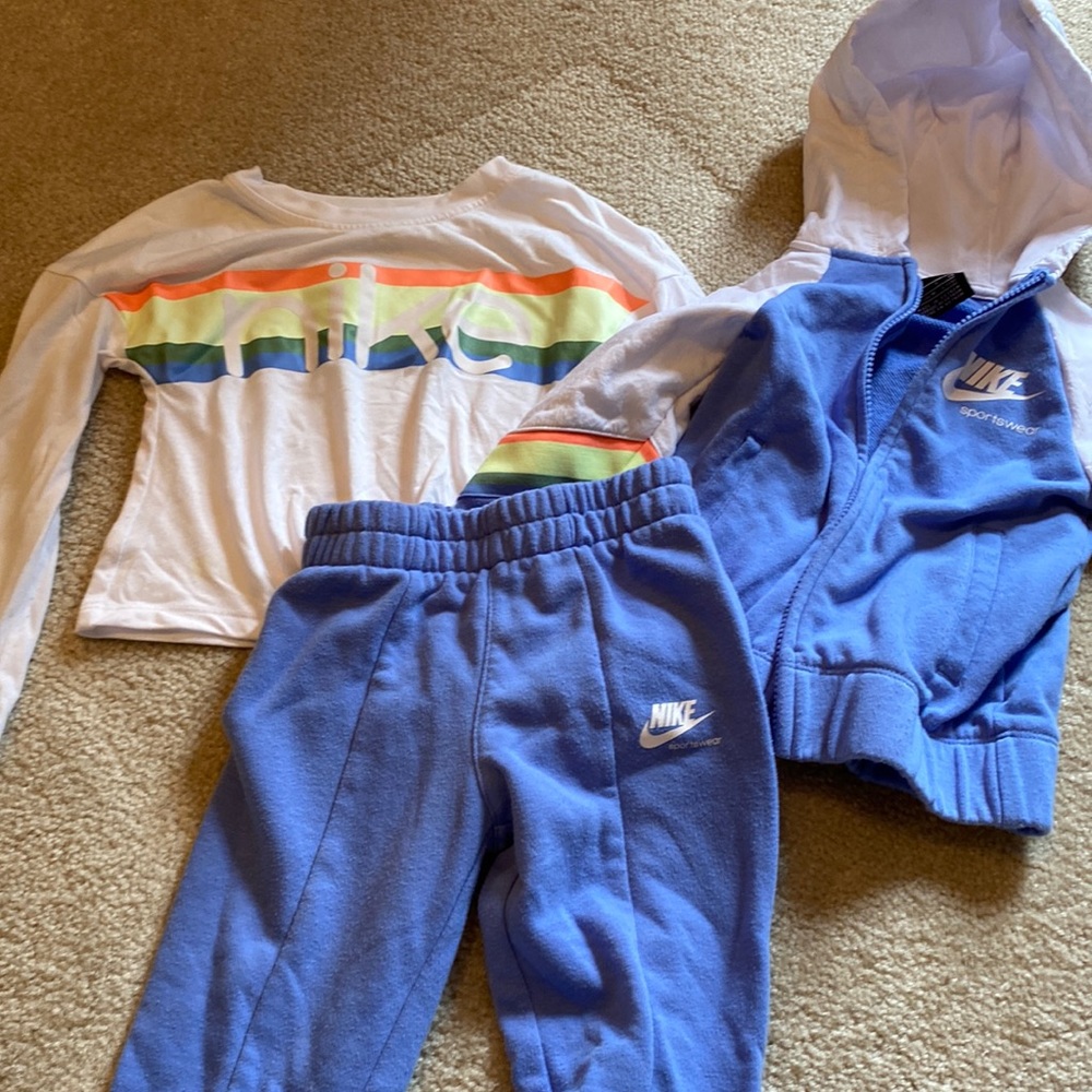 Girls Nike Track Suit Size 5